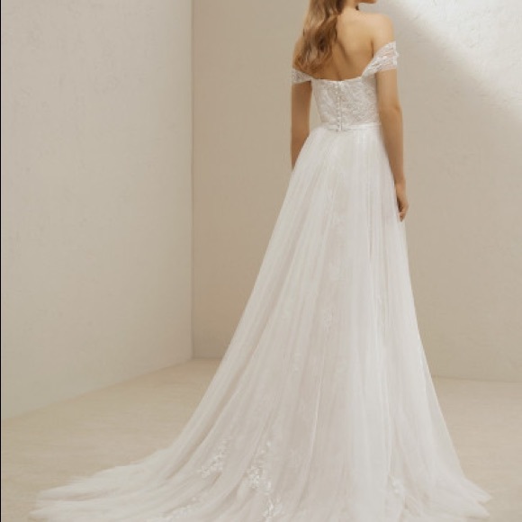 Pronovias wedding dress brand new